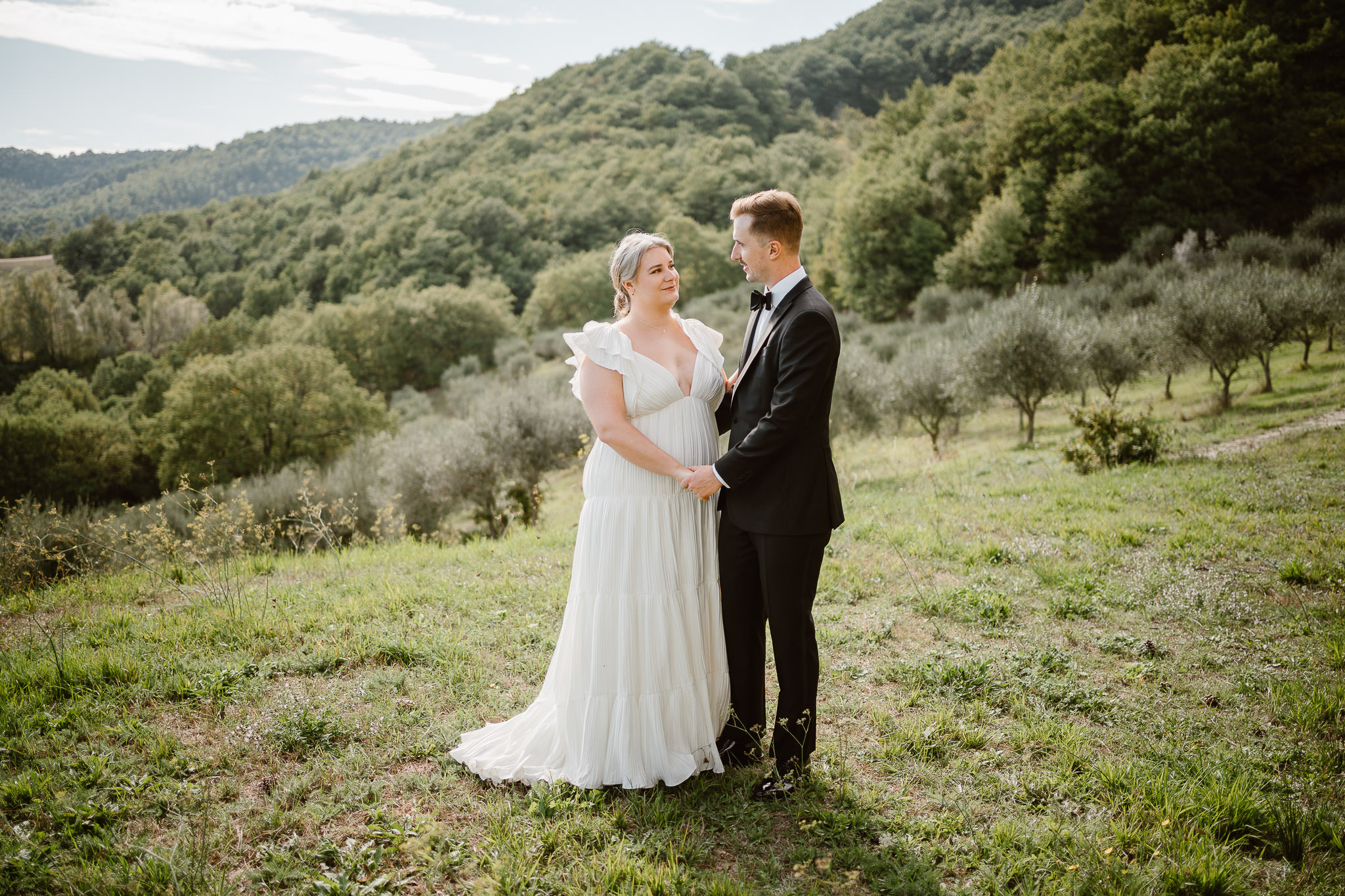 Bride and Groom in the Italian countryside