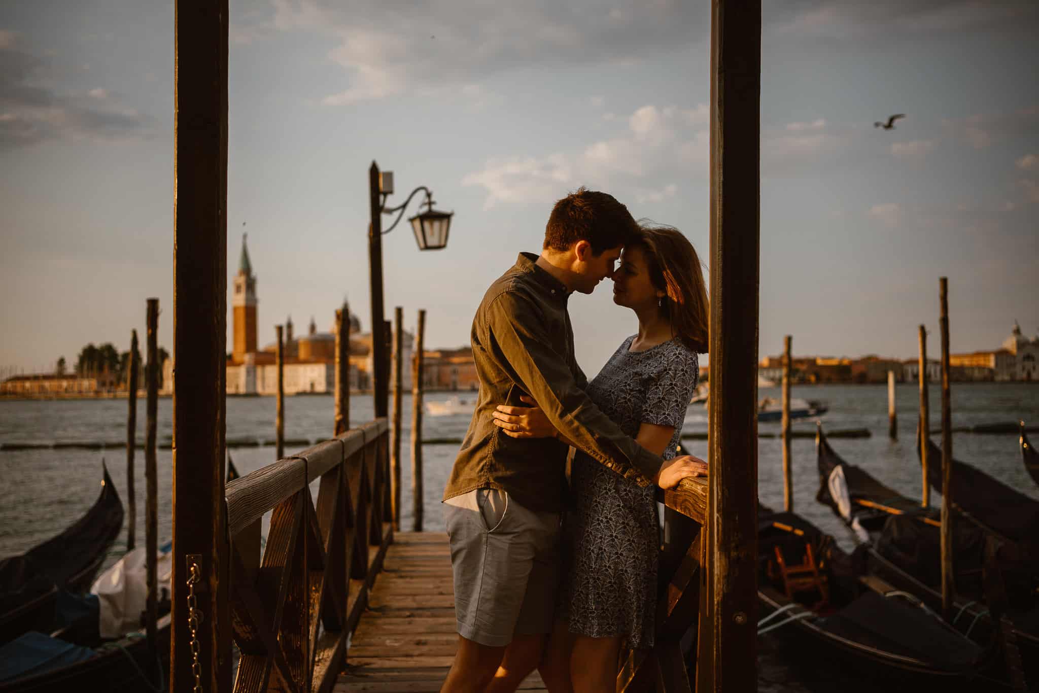 Engagement photography in Venice at sunrise