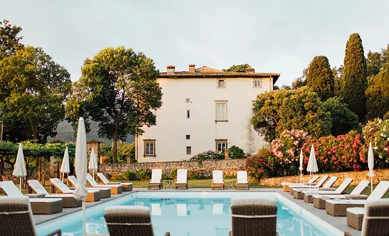 Villa Buonvisi and its pool, a perfect place for a wedding in Tuscany