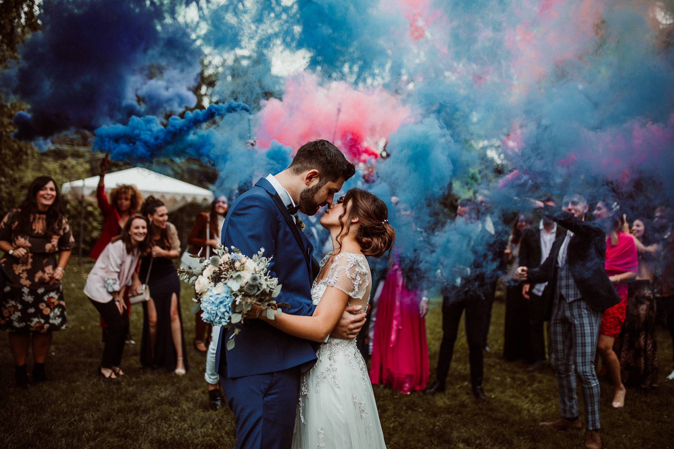 Smoke bomb blue and pink at wedding in Italy